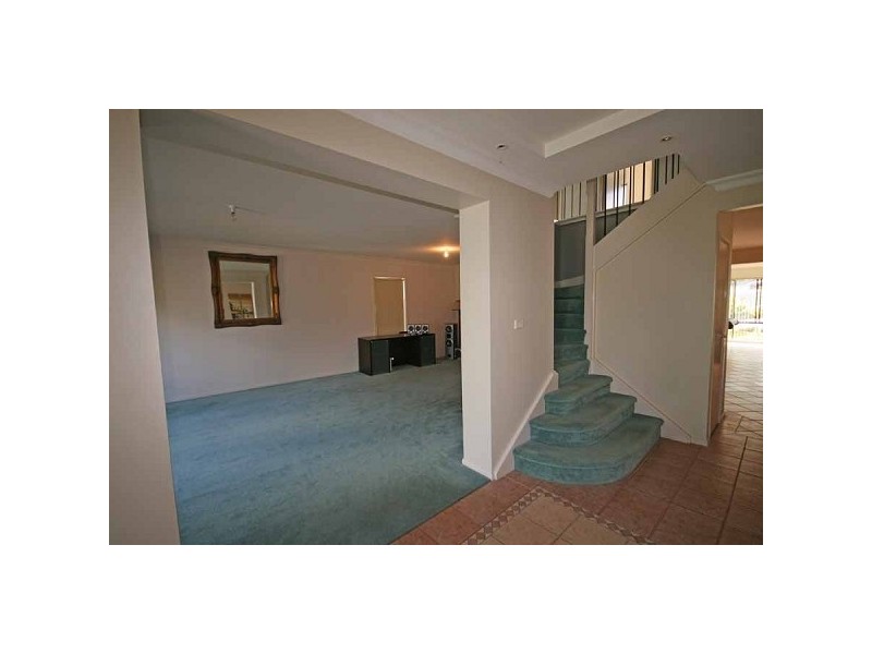 27 Meeks Cres, Faulconbridge NSW 2776