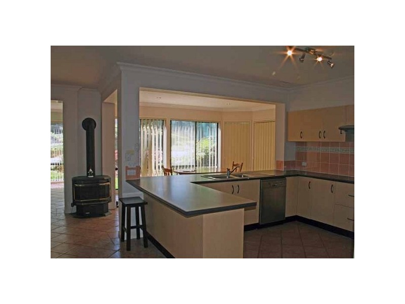 27 Meeks Cres, Faulconbridge NSW 2776