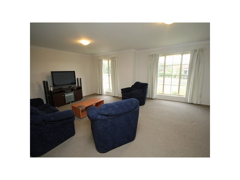 1B Woodbury St, Woodford NSW 2778