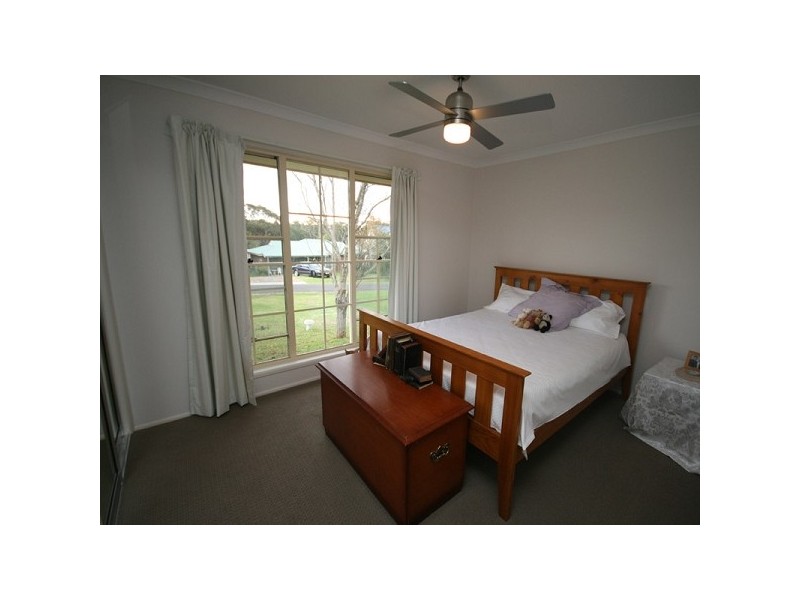 1B Woodbury St, Woodford NSW 2778