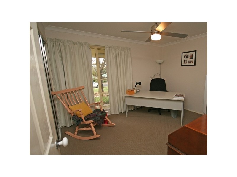 1B Woodbury St, Woodford NSW 2778