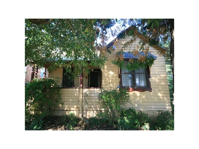 36 Valley Road, Springwood NSW 2777