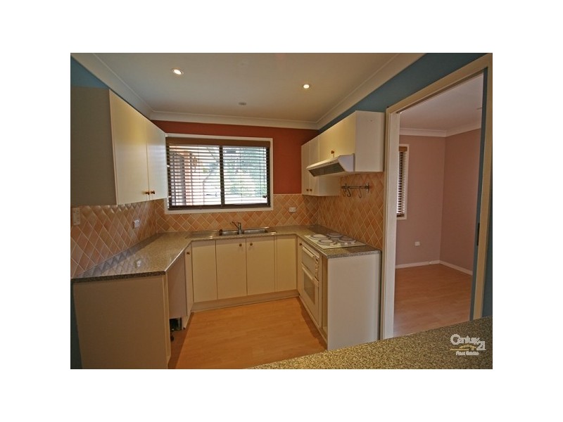 7 Roberts Parade, Hawkesbury Heights NSW 2777