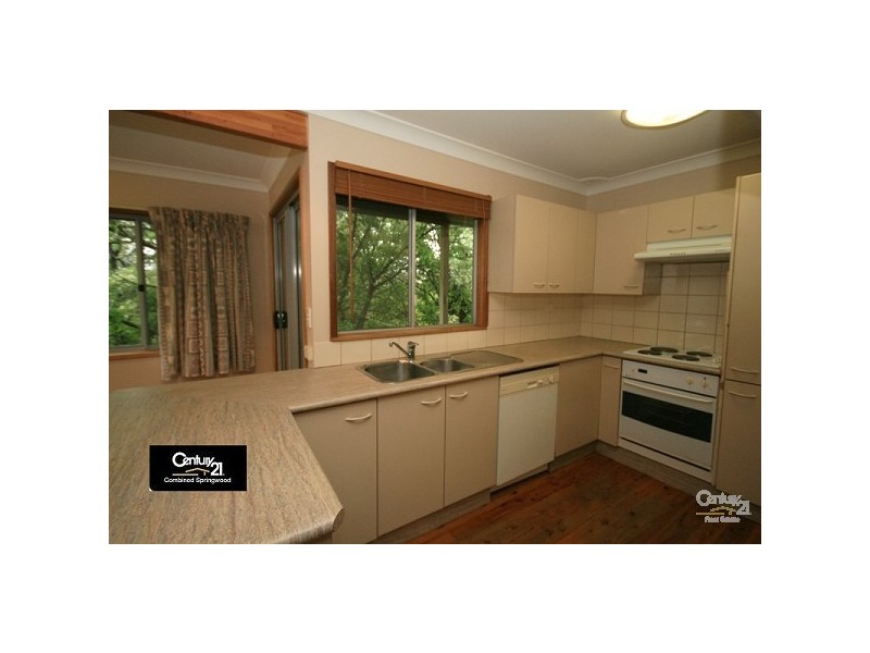 63 Raymond Rd, Springwood NSW 2777