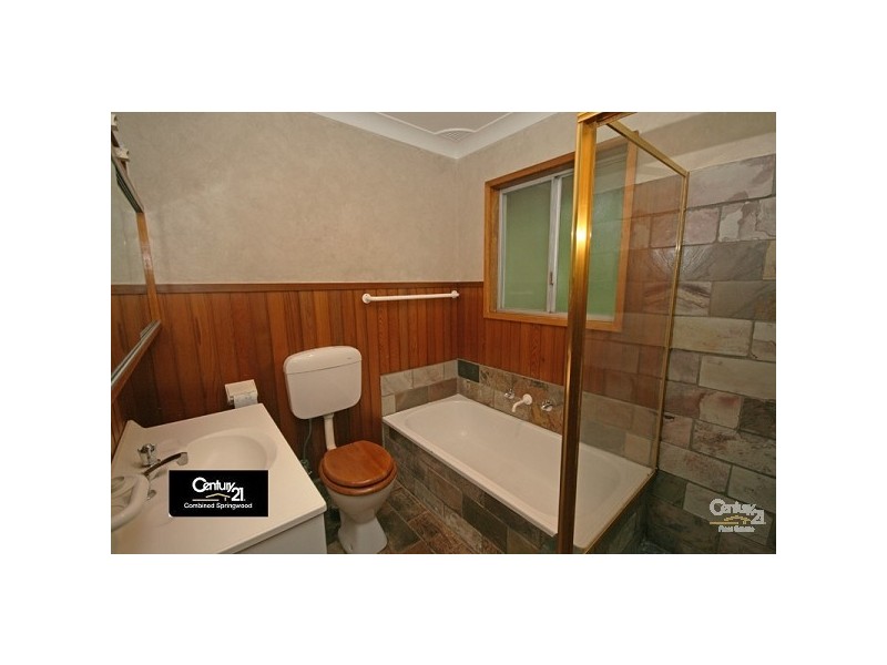 63 Raymond Rd, Springwood NSW 2777