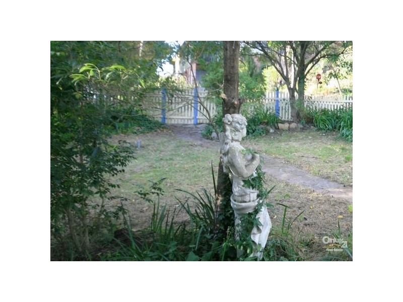 32 Parkes Cres, Faulconbridge NSW 2776