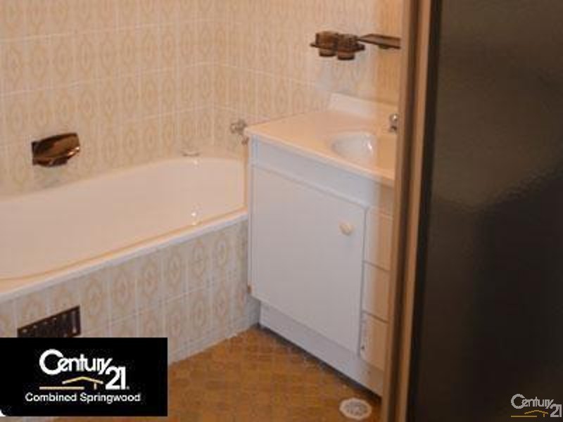 12 Perry Ave, Springwood NSW 2777