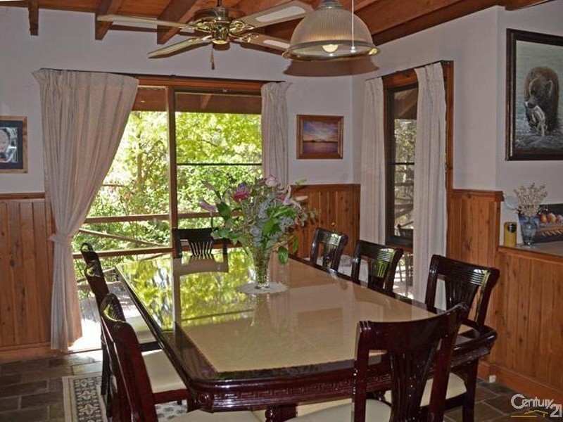 104 Davies Ave, Springwood NSW 2777