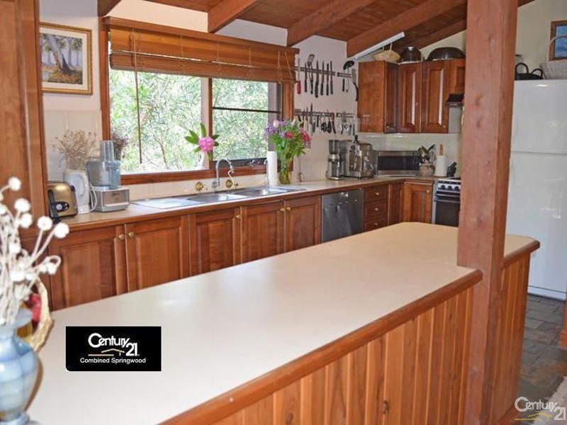 104 Davies Ave, Springwood NSW 2777