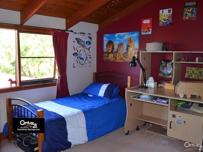 104 Davies Ave, Springwood NSW 2777