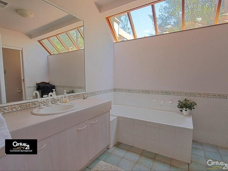 64 Coolabah Rd, Valley Heights NSW 2777