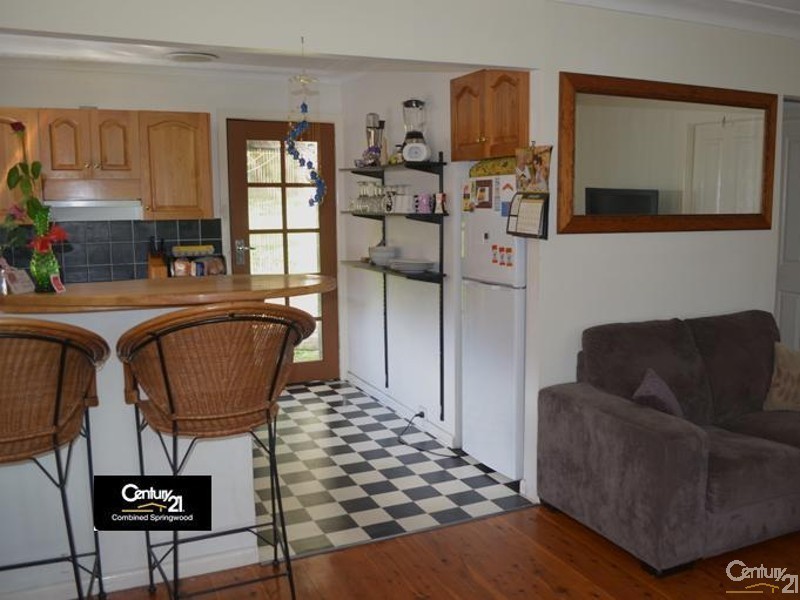 52 Boomerang Rd, Springwood NSW 2777