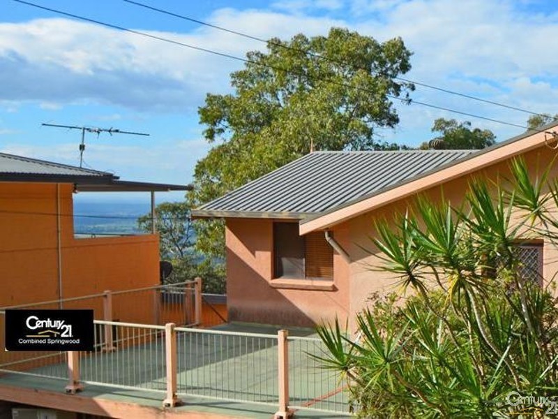 7 Roberts Pde, Hawkesbury Heights NSW 2777