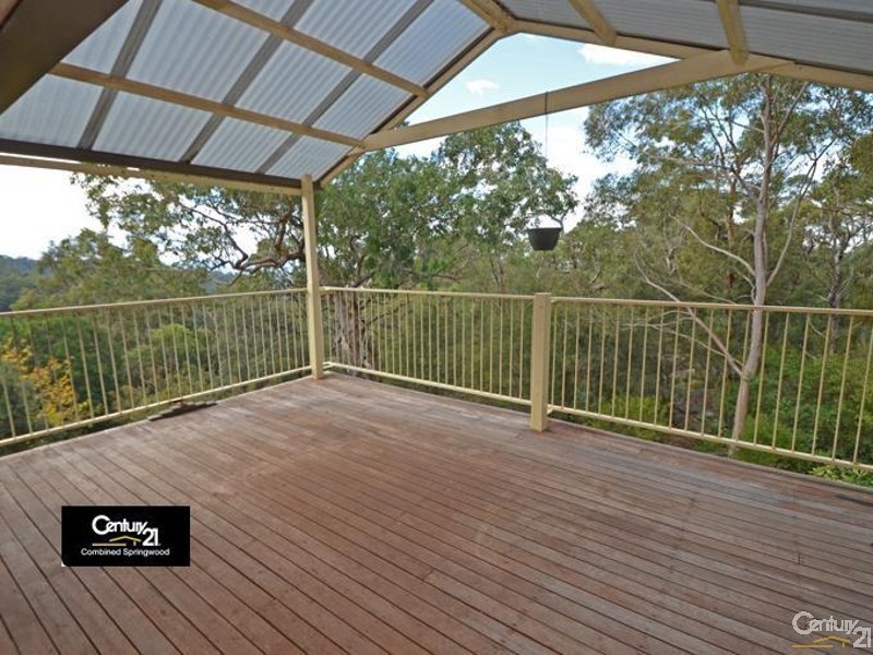 7 Roberts Pde, Hawkesbury Heights NSW 2777