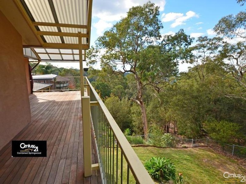 7 Roberts Pde, Hawkesbury Heights NSW 2777