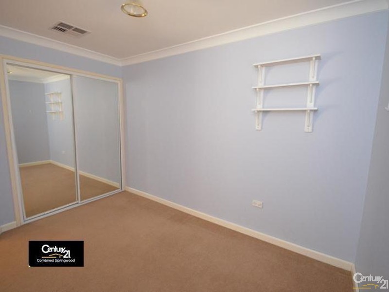 7 Roberts Pde, Hawkesbury Heights NSW 2777