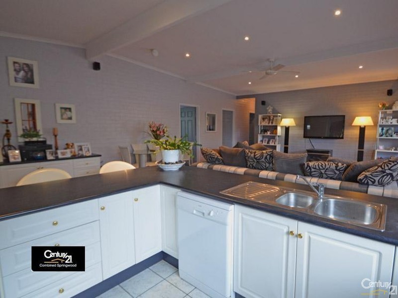 6 Carramar Cres, Winmalee NSW 2777