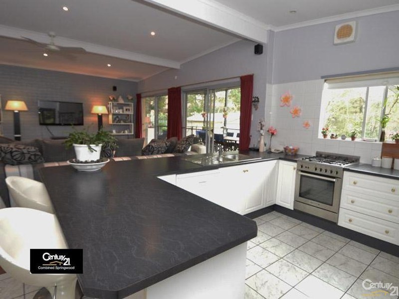 6 Carramar Cres, Winmalee NSW 2777