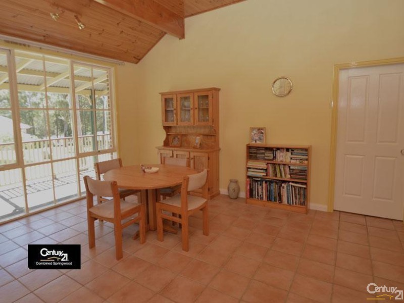 3 Banjo Pl, Springwood NSW 2777