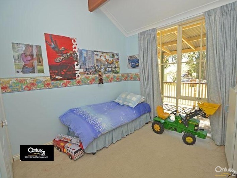 3 Banjo Pl, Springwood NSW 2777