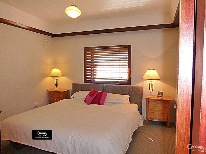 7 The Valley Rd, Valley Heights NSW 2777