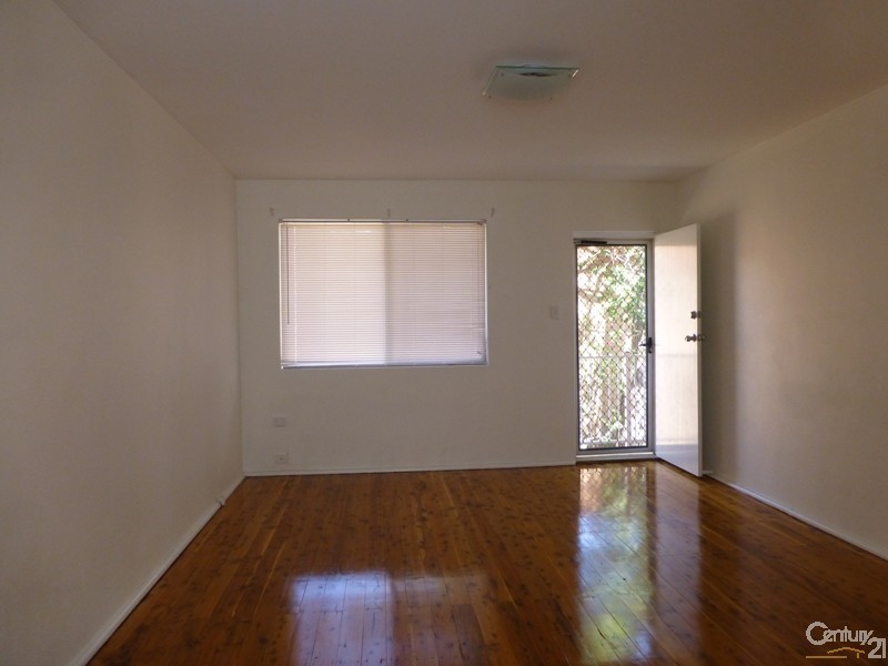 1/67 Macquarie Rd, Springwood NSW 2777