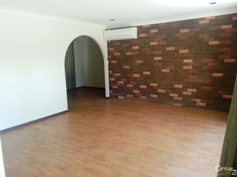 1 Bowaga Ave, Blaxland NSW 2774