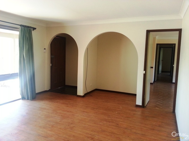 1 Bowaga Ave, Blaxland NSW 2774