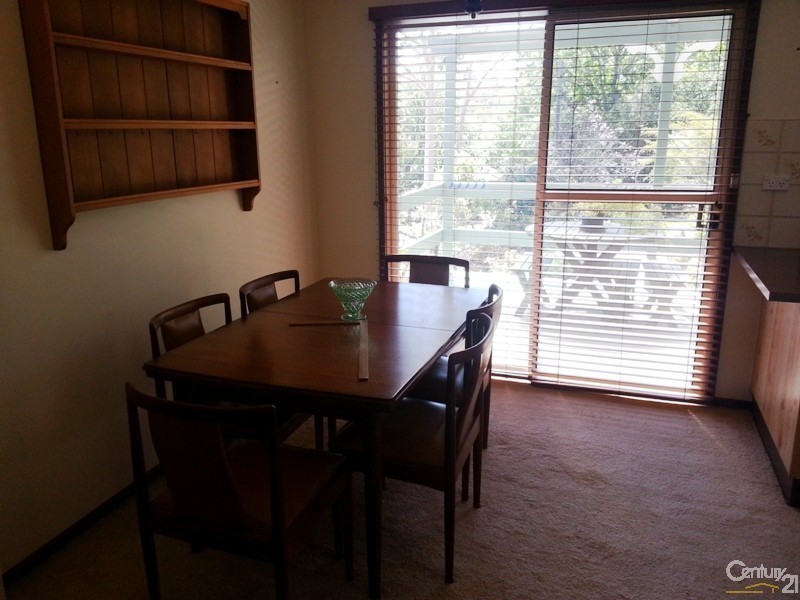 35 Bland Rd, Springwood NSW 2777