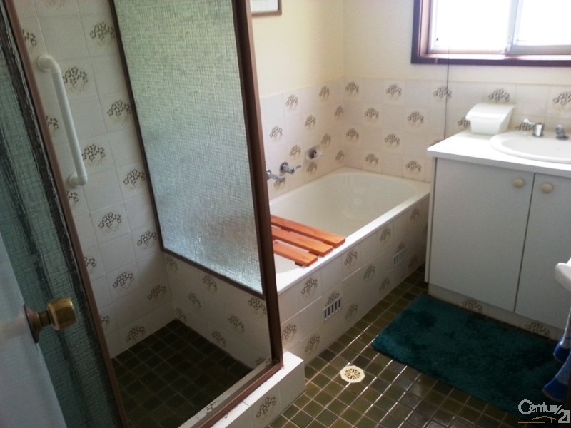 35 Bland Rd, Springwood NSW 2777