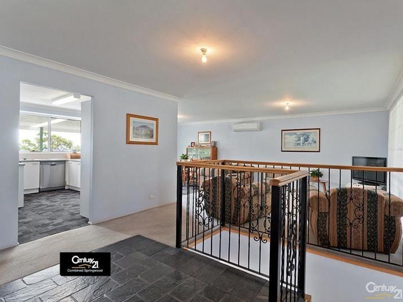 6 Yvonne Ave, Hawkesbury Heights NSW 2777