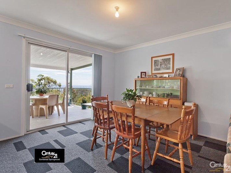 6 Yvonne Ave, Hawkesbury Heights NSW 2777