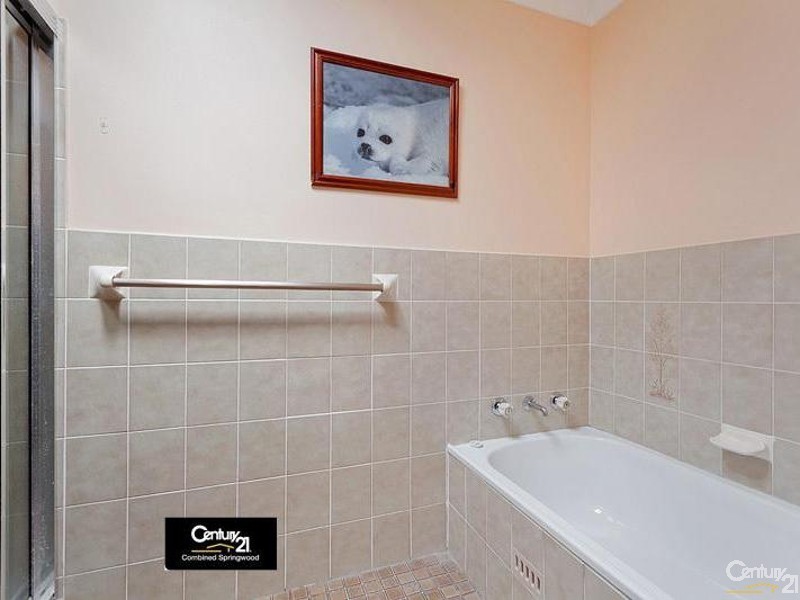 6 Yvonne Ave, Hawkesbury Heights NSW 2777