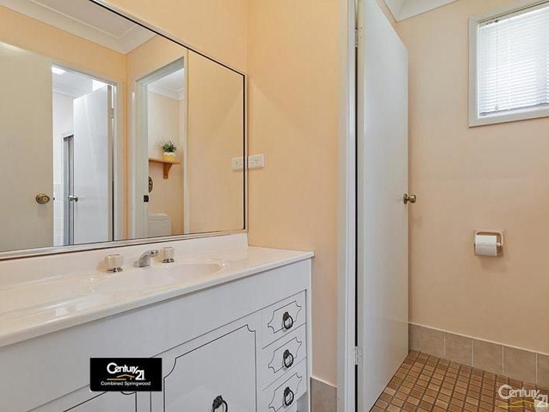 6 Yvonne Ave, Hawkesbury Heights NSW 2777