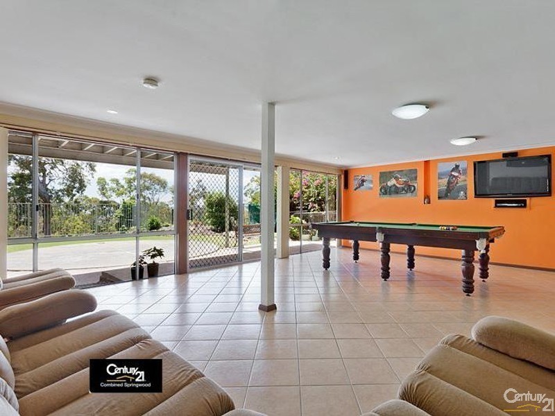 6 Yvonne Ave, Hawkesbury Heights NSW 2777