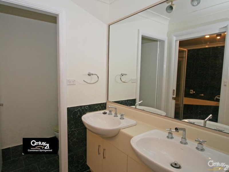 1/10a Paterson Rd, Springwood NSW 2777