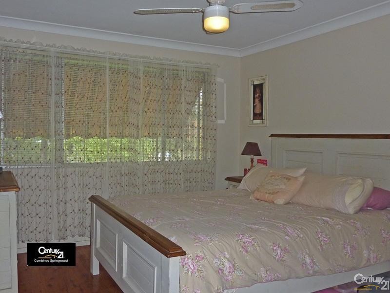 12 Lagoon Dr, Glenbrook NSW 2773