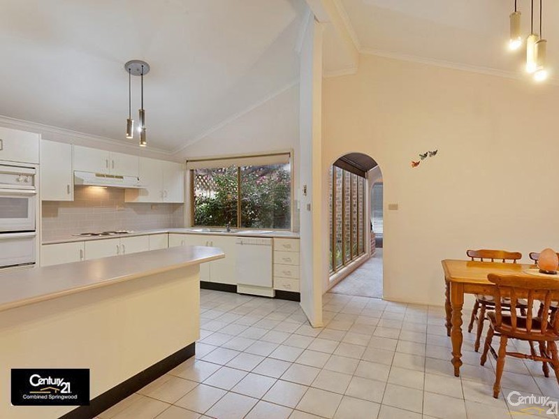 25 Uncle Wattleberry Crescent, Faulconbridge NSW 2776