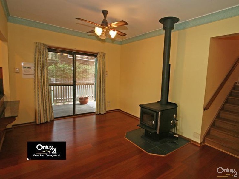 72 Roberts Pde, Hawkesbury Heights NSW 2777