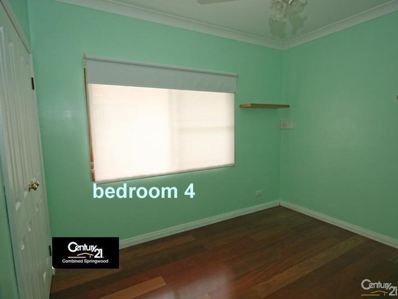 72 Roberts Pde, Hawkesbury Heights NSW 2777