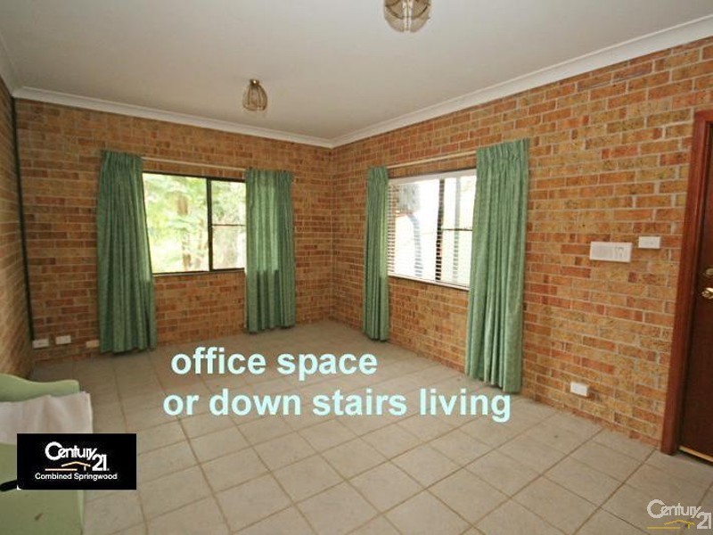 72 Roberts Pde, Hawkesbury Heights NSW 2777