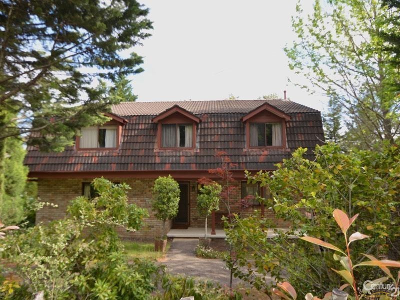 18 Lake Street, Wentworth Falls NSW 2782