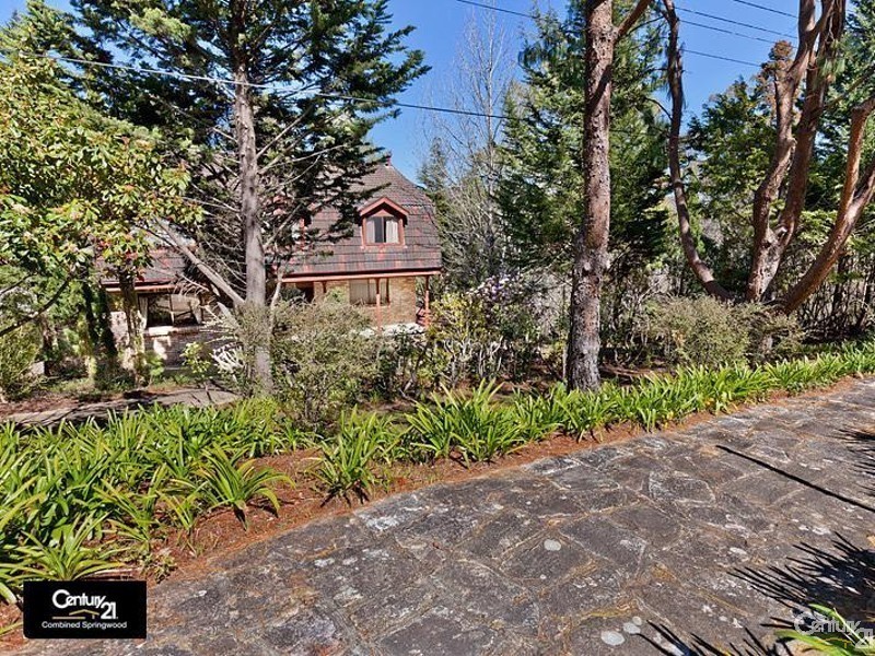 18 Lake Street, Wentworth Falls NSW 2782