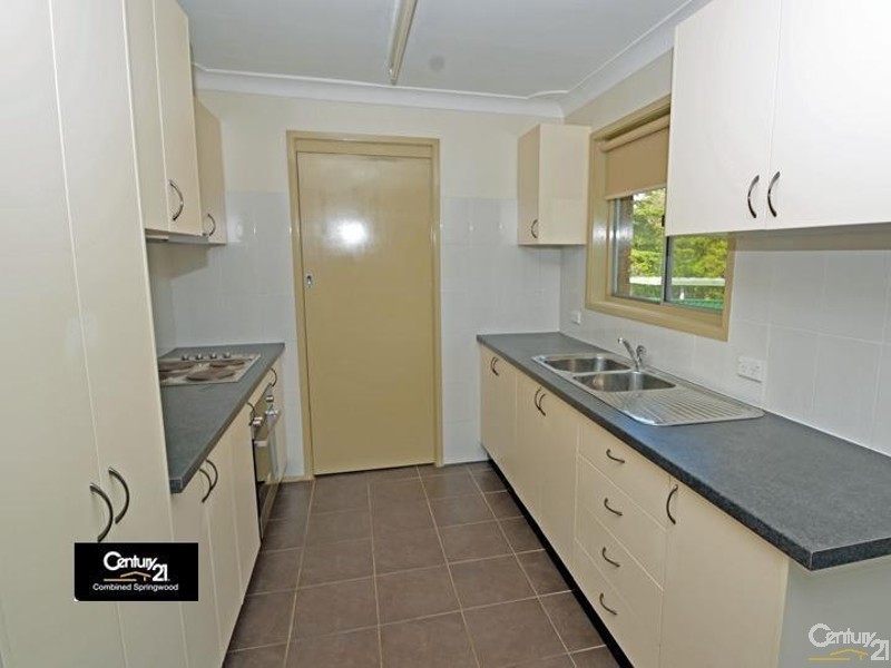 18 Clifton Ave, Faulconbridge NSW 2776