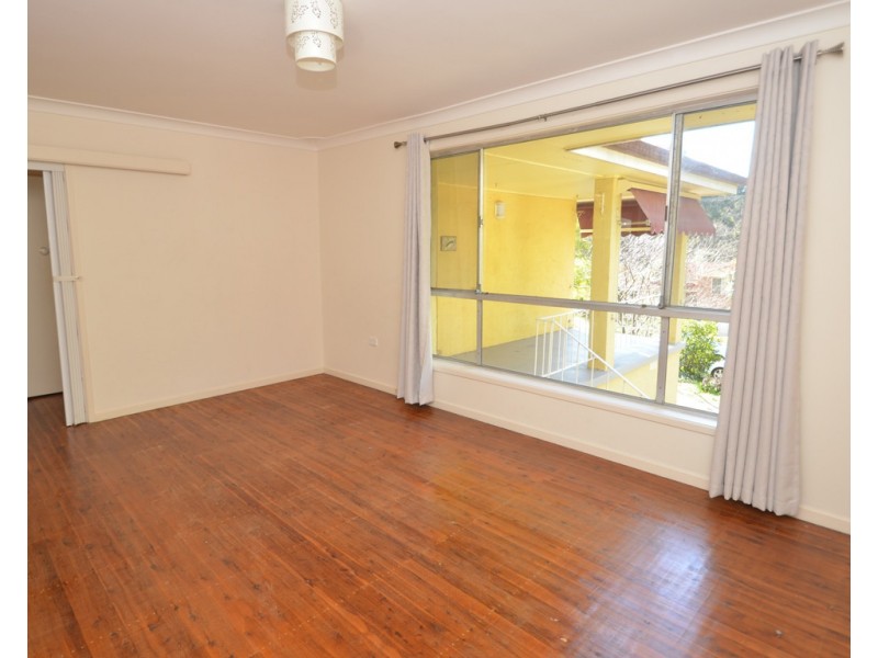 4 Nagle Ave, Springwood NSW 2777