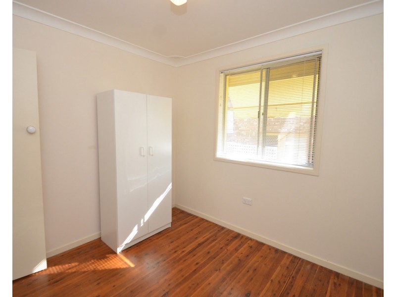 4 Nagle Ave, Springwood NSW 2777