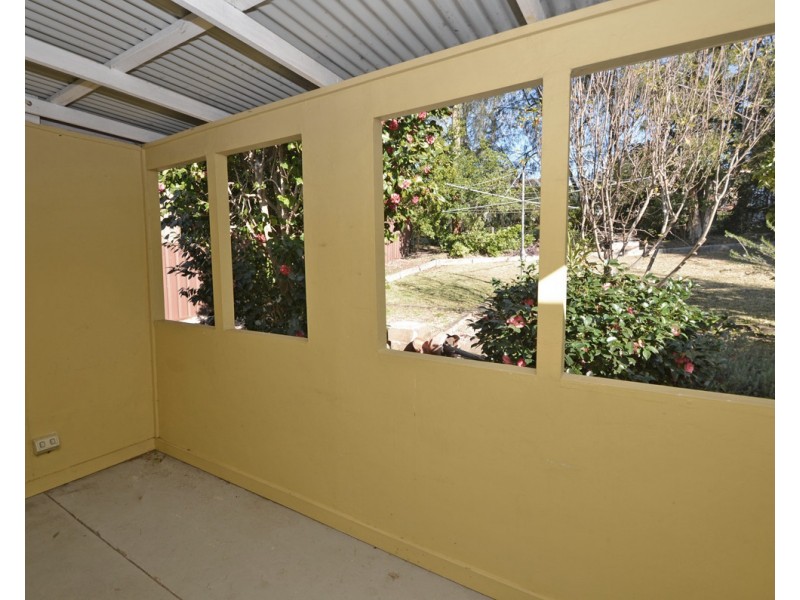 4 Nagle Ave, Springwood NSW 2777