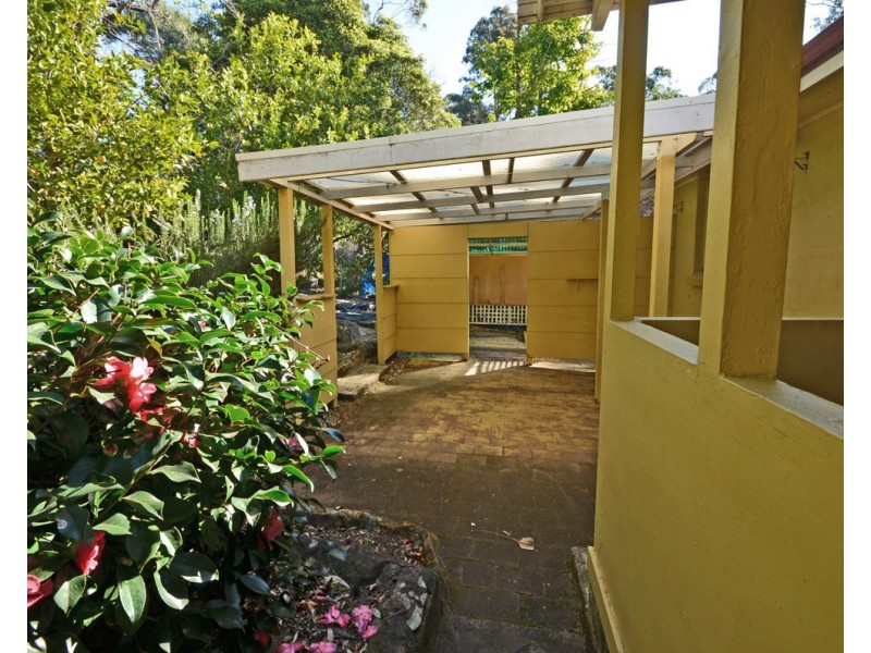 4 Nagle Ave, Springwood NSW 2777