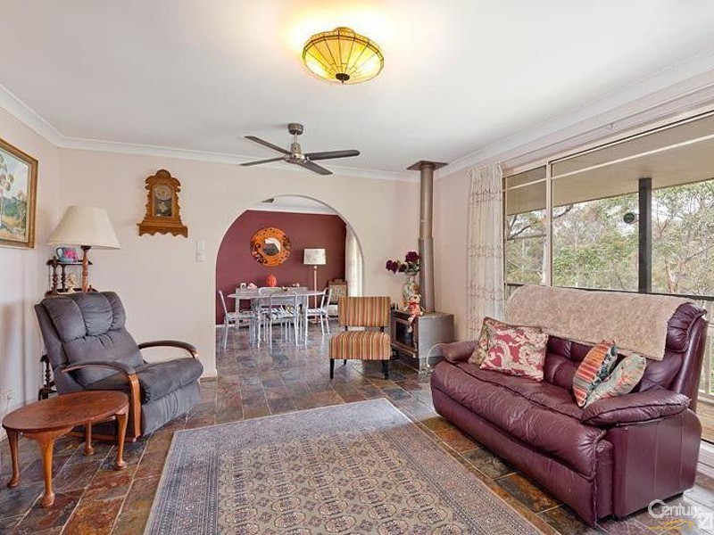 2c Parkes Crescent, Faulconbridge NSW 2776