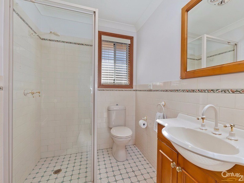 64 Roberts Parade, Hawkesbury Heights NSW 2777